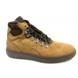 Stivaletto uomo, in camoscio chiaro, modello scarponcino in vera pelle