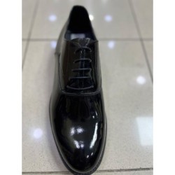 Stringata uomo, nera - Tipos