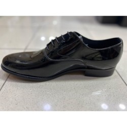 Stringata uomo, nera - Tipos